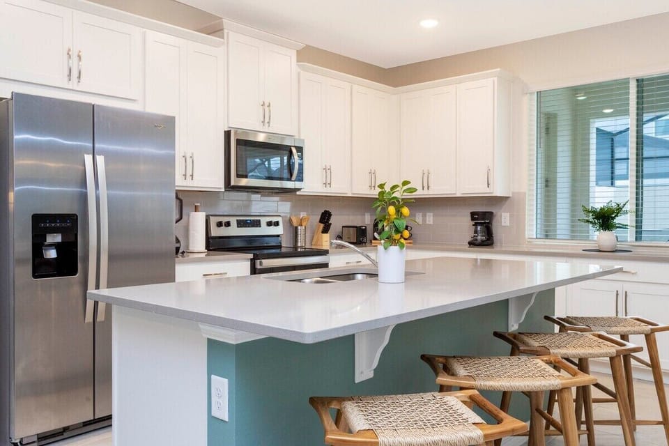 Picture yourself stepping into an amazing kitchen—a harmonious blend of style and functionalit. Imagine gathering around th This space isn’t just a vacation rental; it’s a home away from home, promising comfort, sophistication, and memorable moments. Bon appétit!