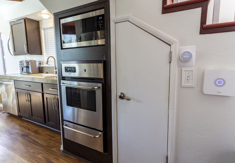 Stainless steel appliances - Oven & Microwave