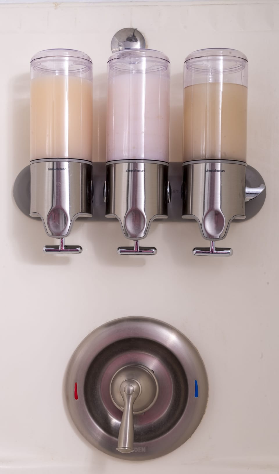Shampoo, Conditioner, and Body Wash provided in both showers