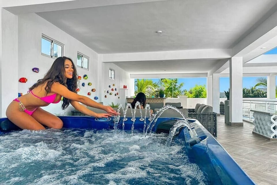Outdoor spa tub