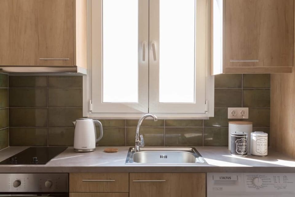 Sun shine coming through the window.
