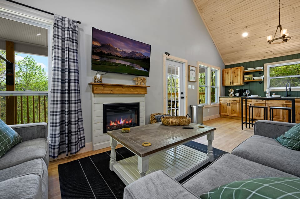 Electric fireplace lets you enjoy the ambiance during the warm season