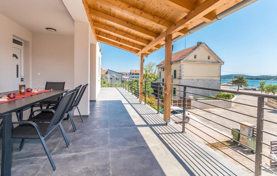 balcony-terrace