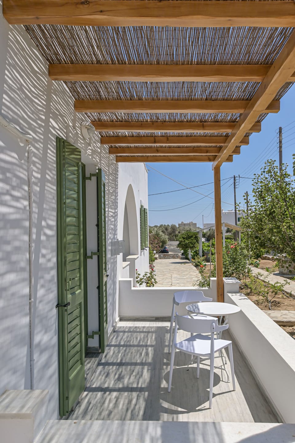 Basic Studio, Non Smoking, Garden View | In-room safe, iron/ironing board, free WiFi, bed sheets