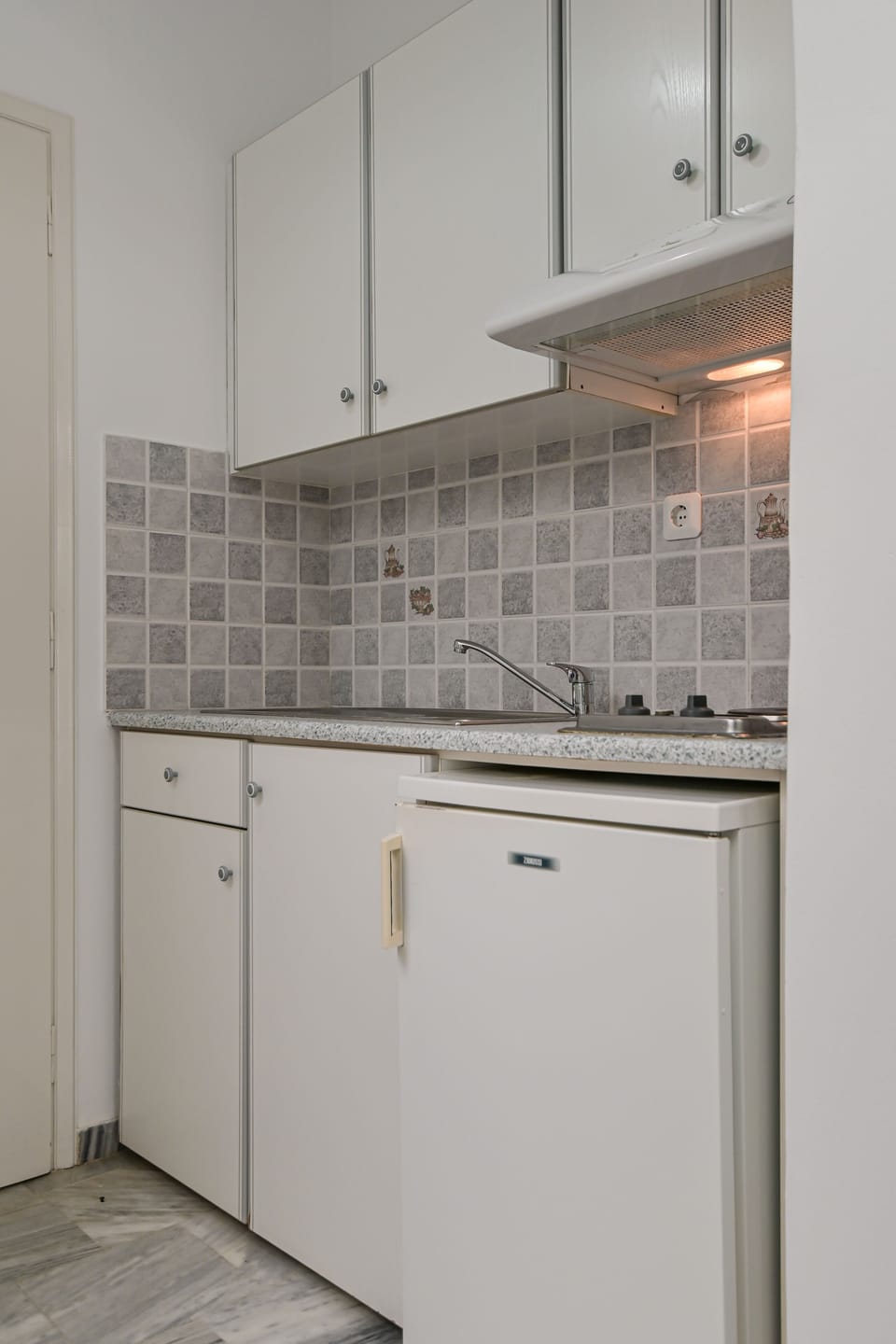 Basic Double or Twin Room, 2 Twin Beds, Non Smoking, Garden View | In-room safe, iron/ironing board, free WiFi, bed sheets