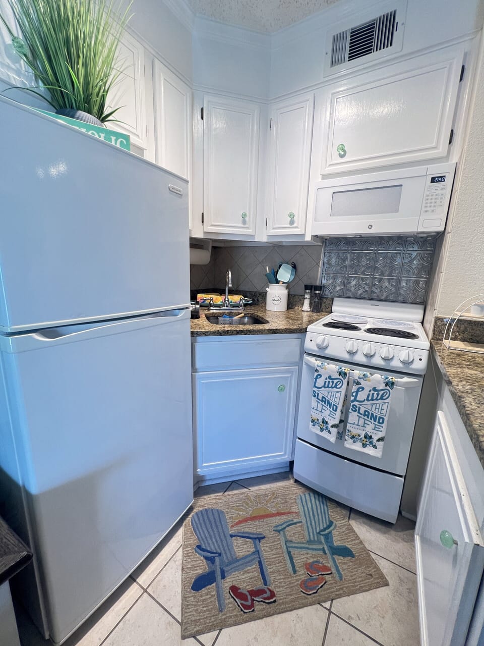 Fully stocked kitchen ready for you 