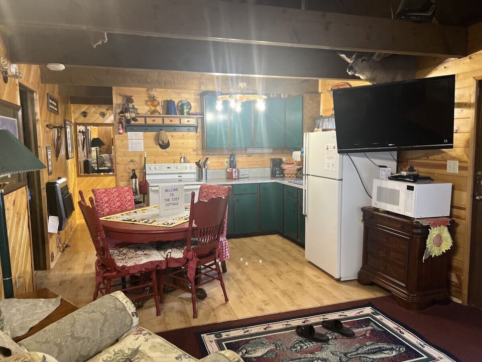 Kitchen with dining table