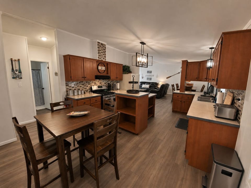 Fully Stocked Kitchen