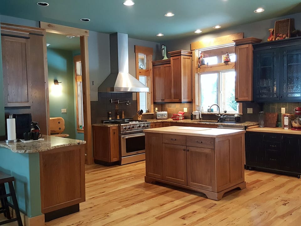 Gourmet Kitchen is huge and spacious. It welcomes multiple cooks