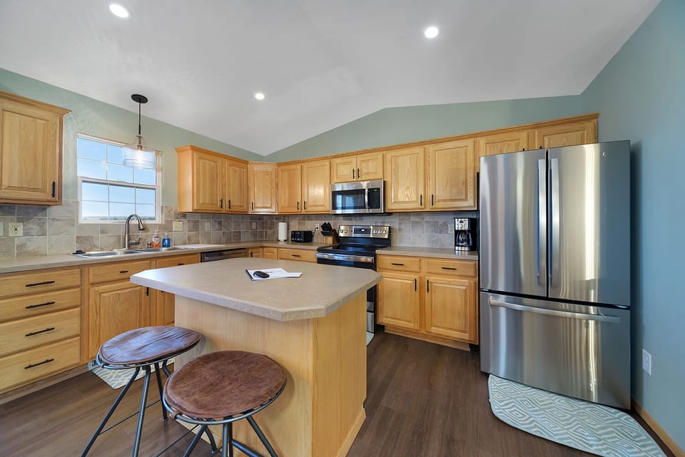 Stocked kitchen with updated appliances