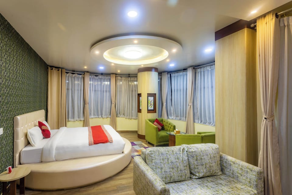 Premium bedding, desk, WiFi (free), bed sheets