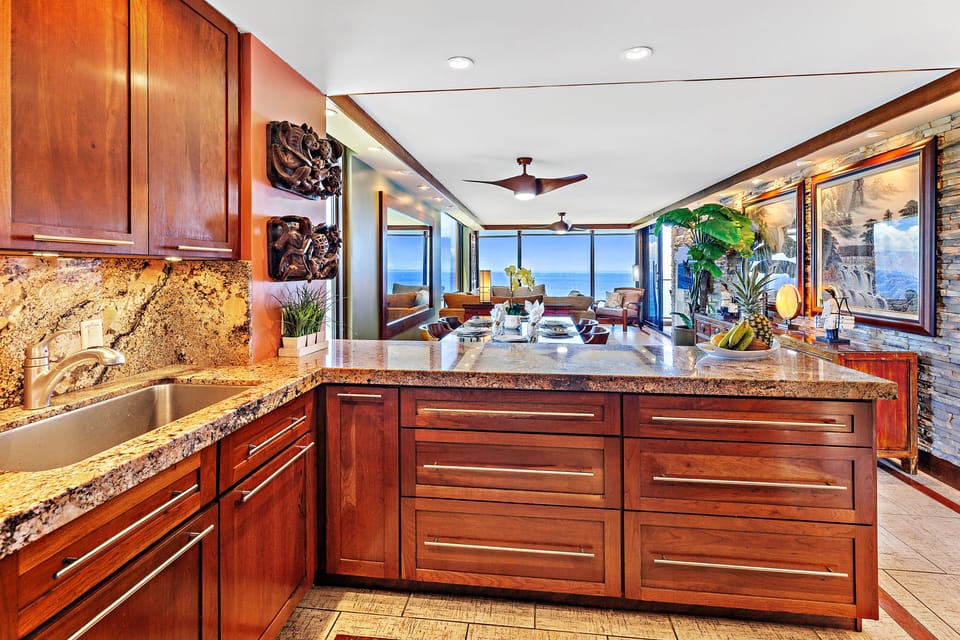 Gorgeous cabinets and granite countertops