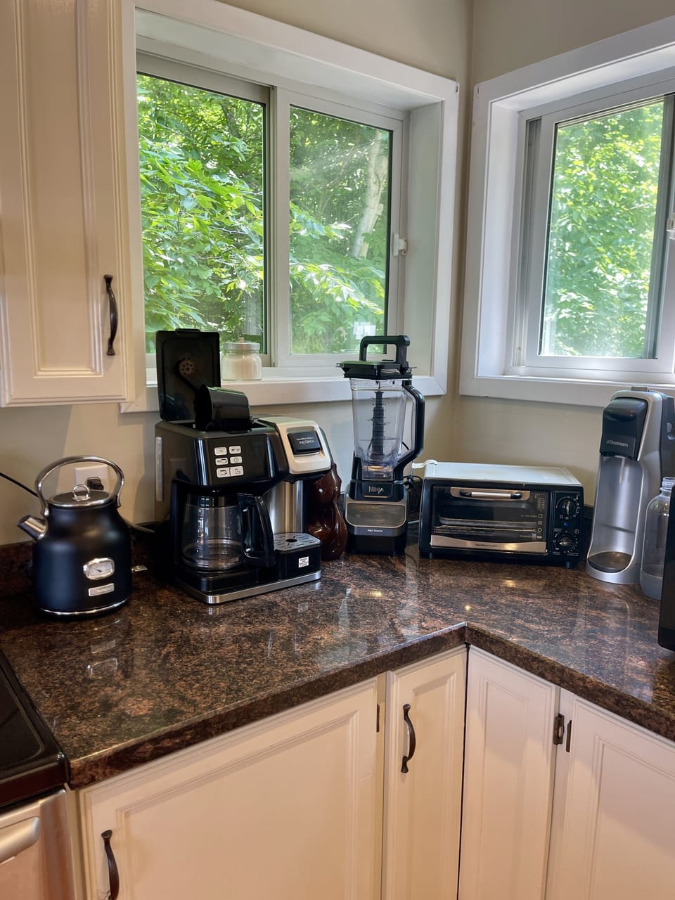 Kureg/filter duo coffee, kettle, blender, toaster, soda stream, microwave
