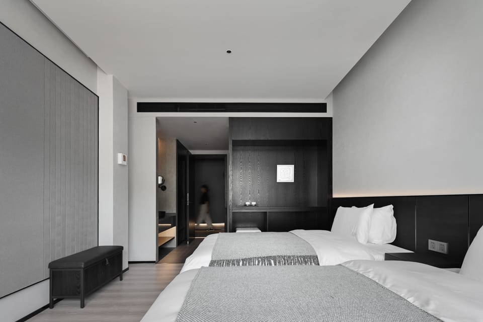 Business Twin Room | Premium bedding, pillowtop beds, desk, laptop workspace