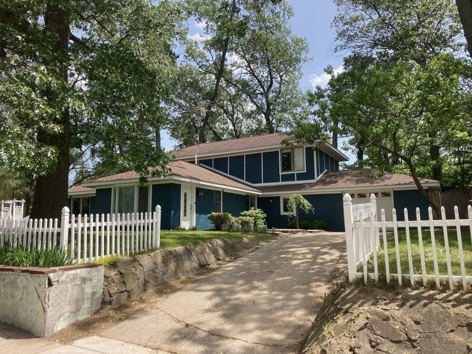 Front photo with driveway