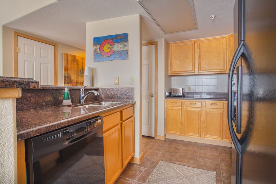 New photos coming soon - new stainless steel appliances.