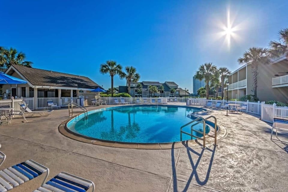 Enjoy 5 pools around the SeaScape resort - all included (One pool is heated)
And all that the resort has to offer.