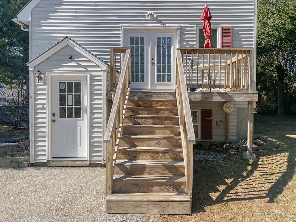 Basement entrance for all the beach gear. Kitchen entrance on deck. 