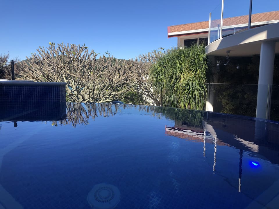 Plunge pool