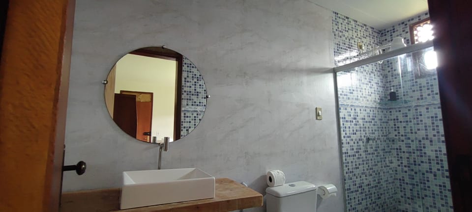 Basic Triple Room | Bathroom | Shower, towels, soap, shampoo