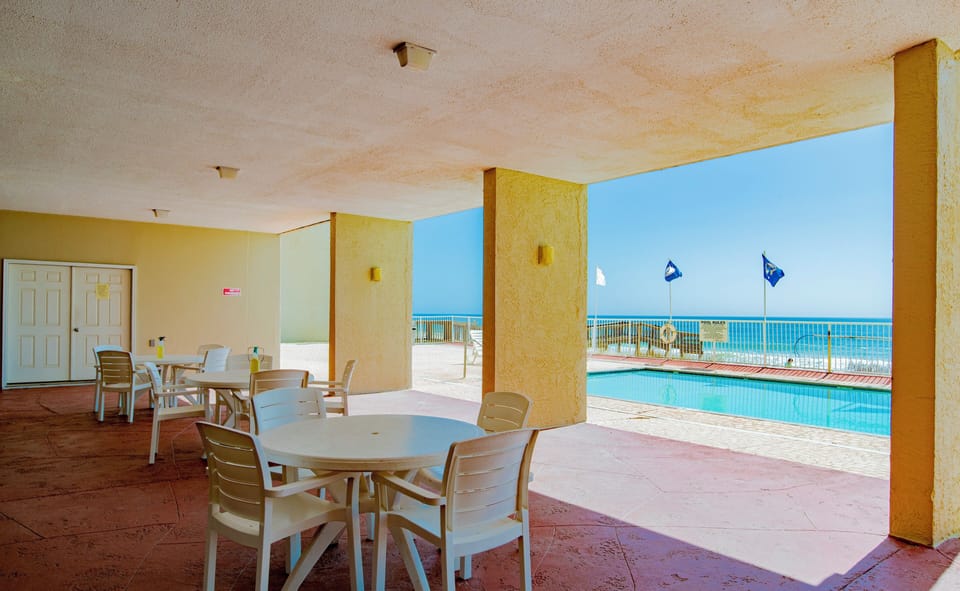Tropical Winds, unit 702. 2 Bedroom 2 Bathroom Sleeps 6. Gulf Shores, Alabama. Managed by Island Rentals