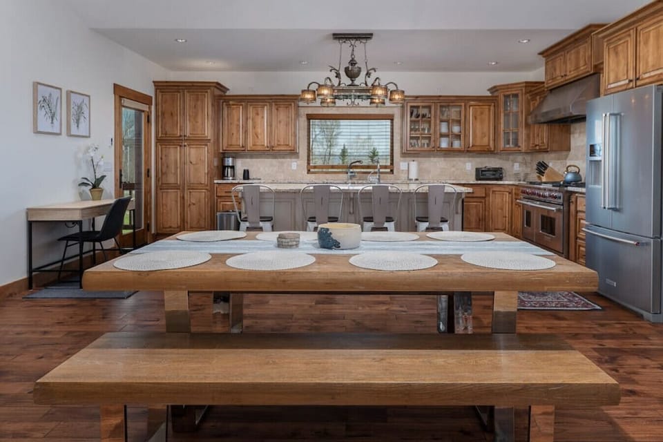 Dining room table that seats 10