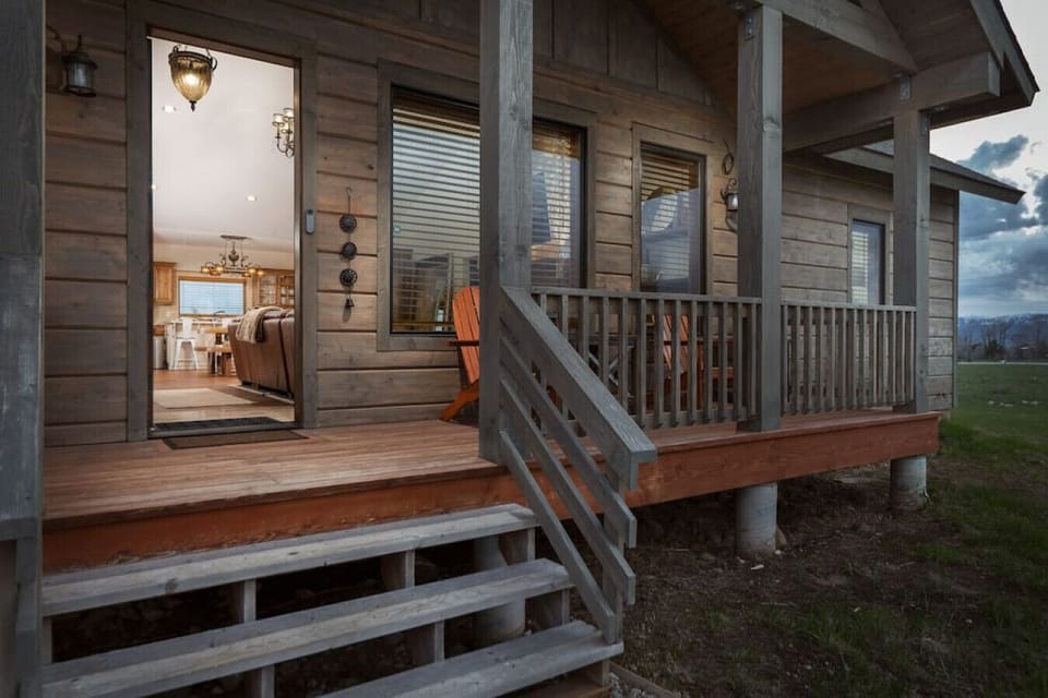 Front Porch - Beautiful Views In Every Direction