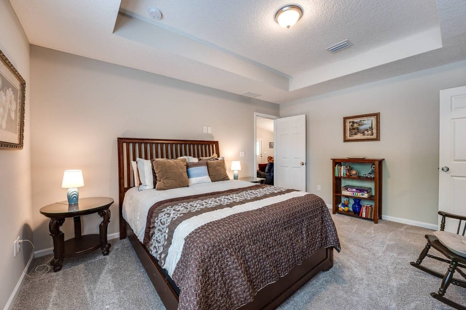 Owner's Suite with Queen Size Bed and En-Suite Bathroom