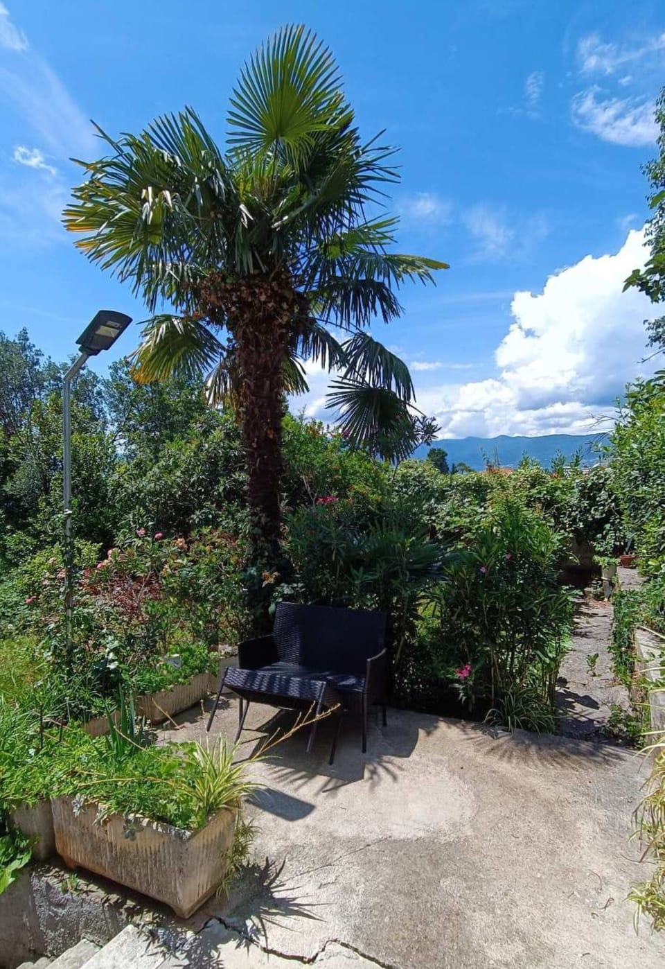 100 m2 private garden