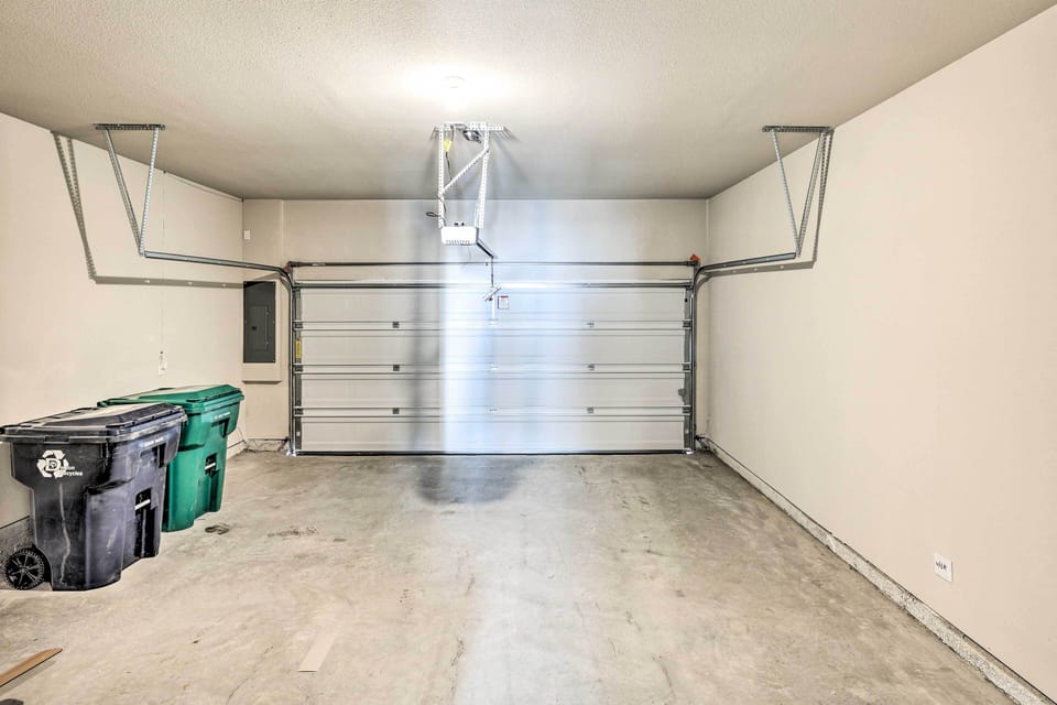 Parking | Garage (2 Vehicles) | Driveway (2 Vehicles)