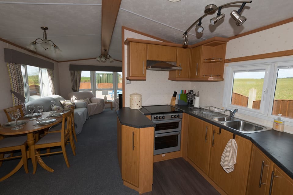 Cottage | Private kitchen | Fridge, microwave, dishwasher, electric kettle