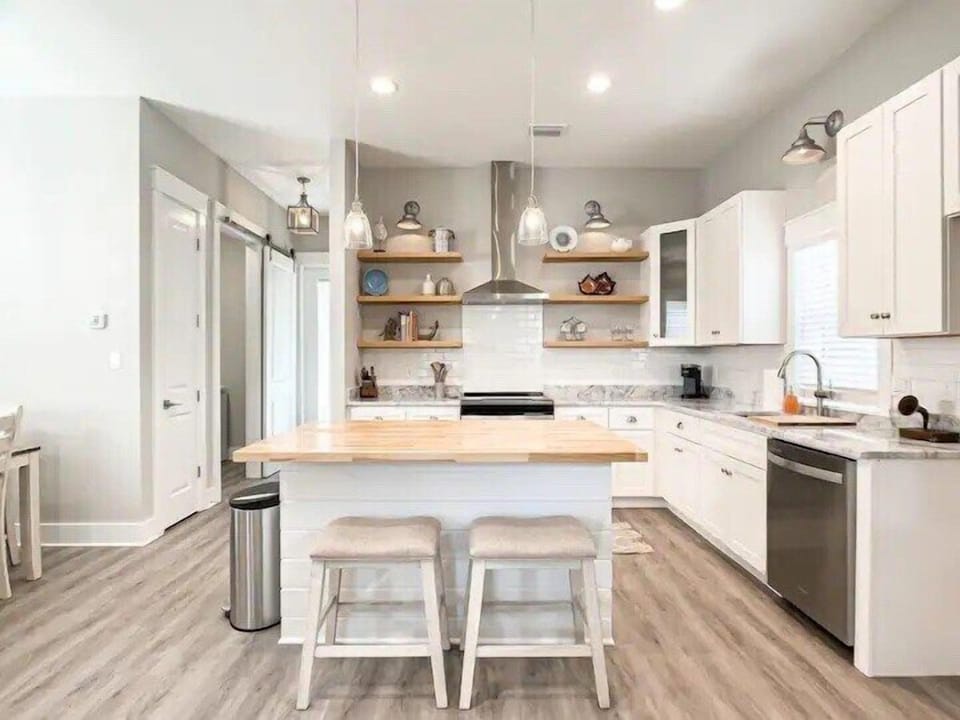 Fully stocked Kitchen where you can cook and enjoy family & friends. 