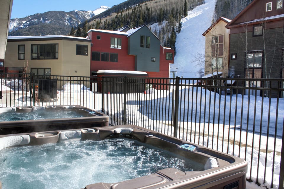 Communal hot tub.