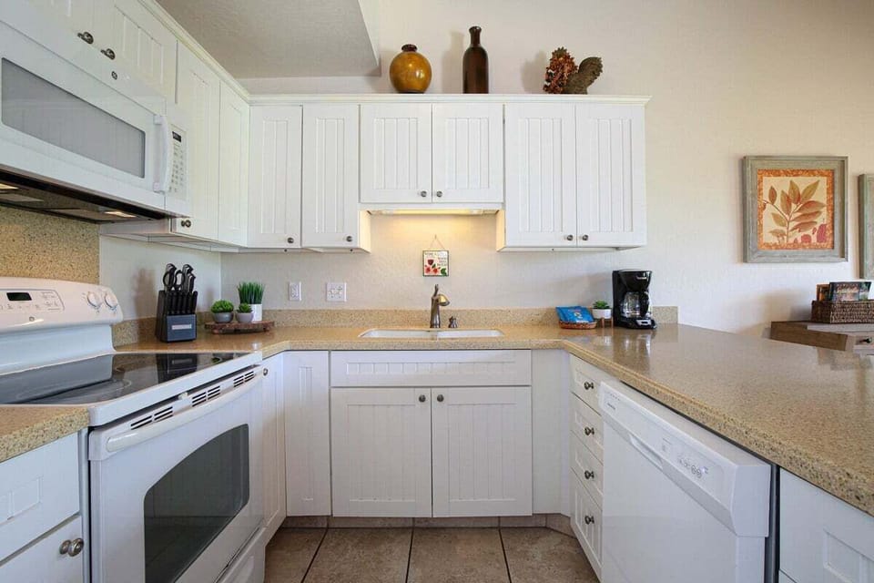 Kahala 932 Remodeled Kitchen