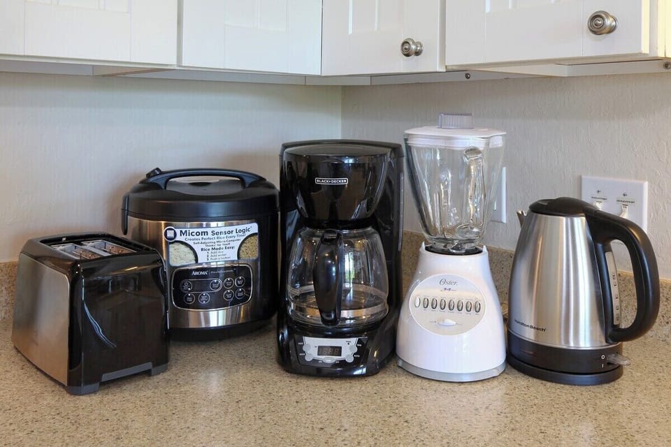 Kahala 932 Kitchen Appliances