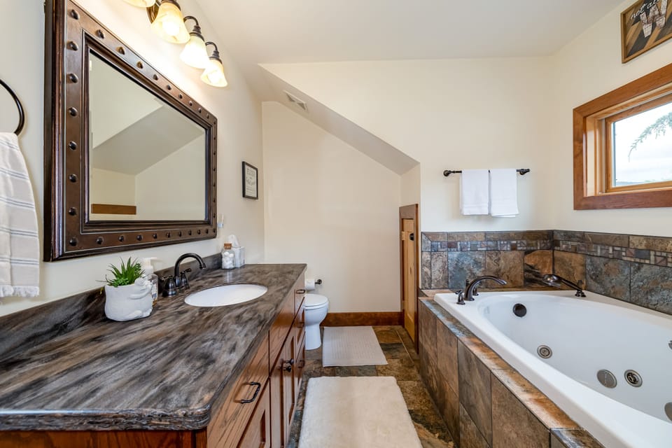 Master Bedroom Bath with Jacuzzi Tub 
