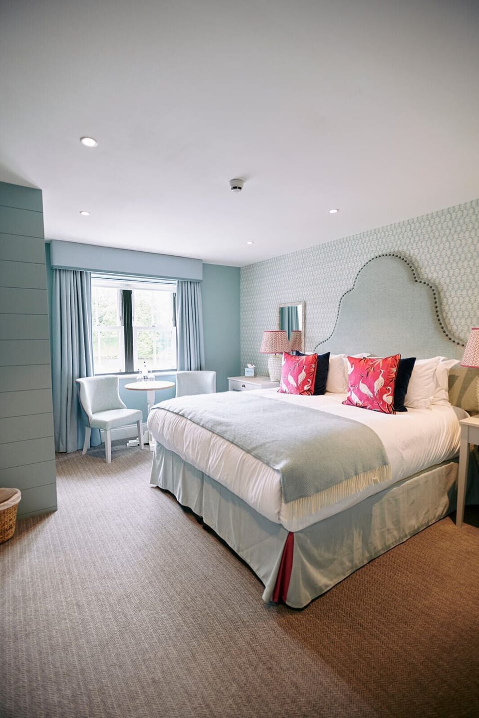 Premium bedding, desk, iron/ironing board, free WiFi