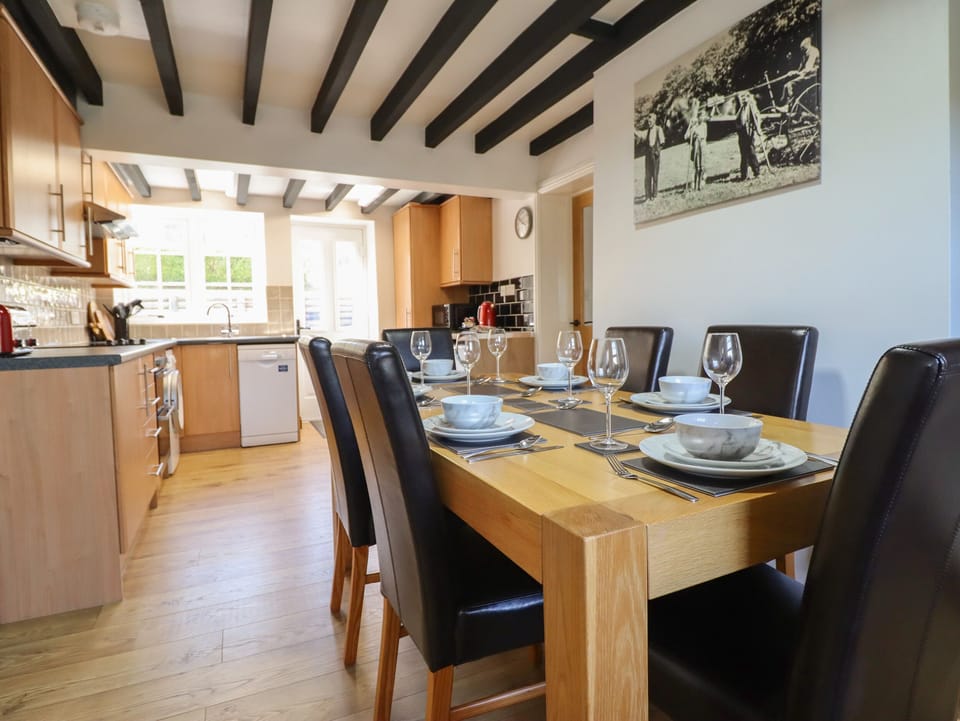 Cottage | Interior