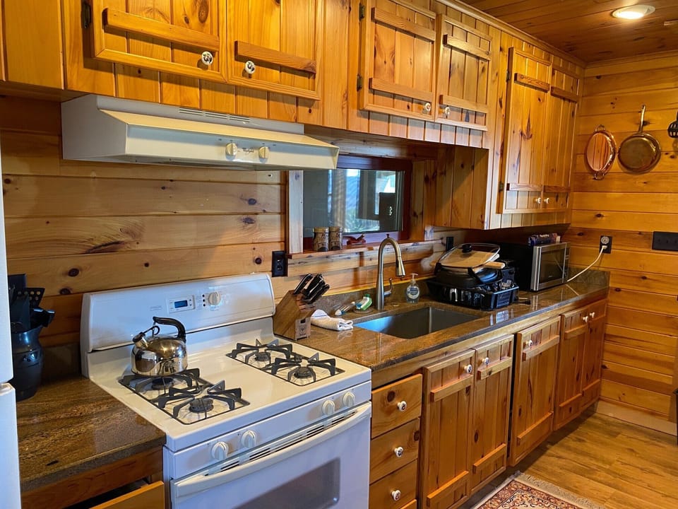Fully equipped kitchen