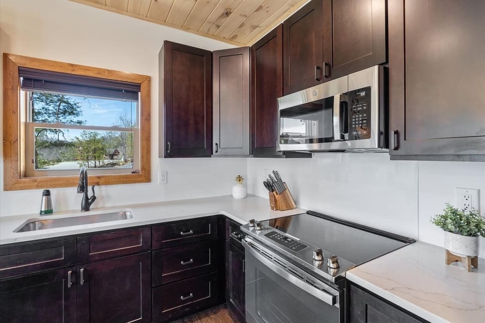 Flat-Top Electric Stove & Oven