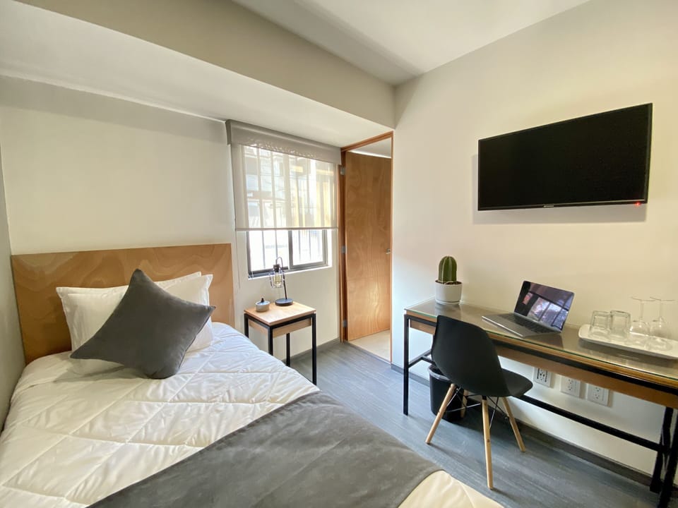 Comfort Room, 1 Twin Bed | Desk, laptop workspace, iron/ironing board, free WiFi