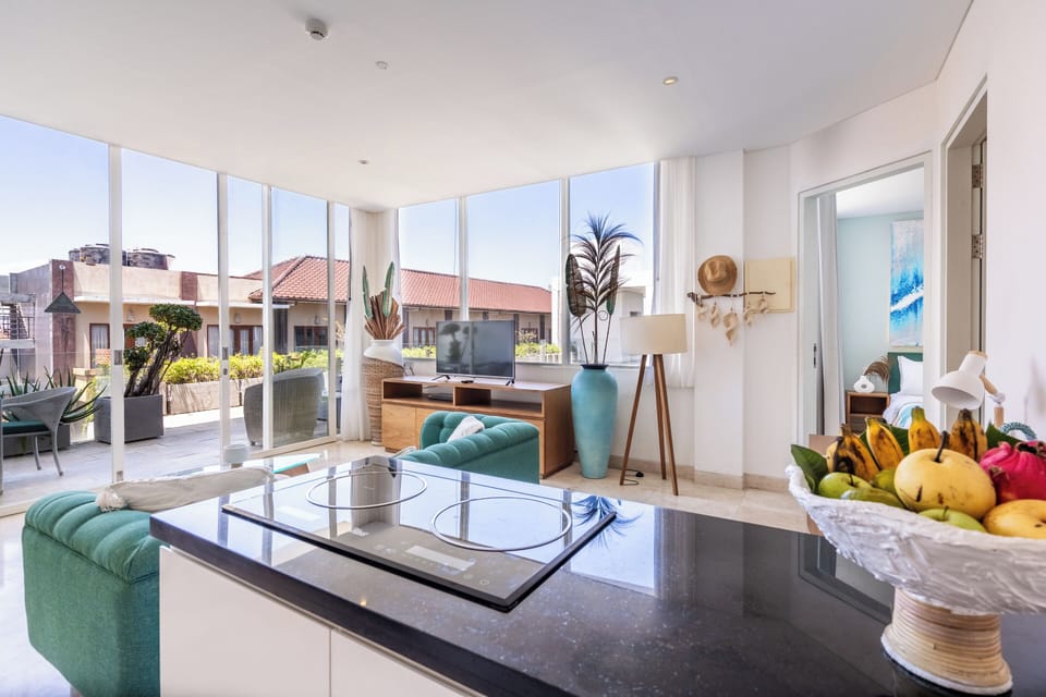 2 Bedroom Apartment | Private kitchenette | Coffee/tea maker, electric kettle