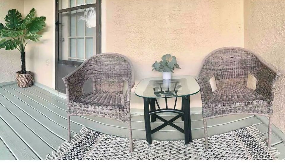 Balcony on King bedroom, over back patio
