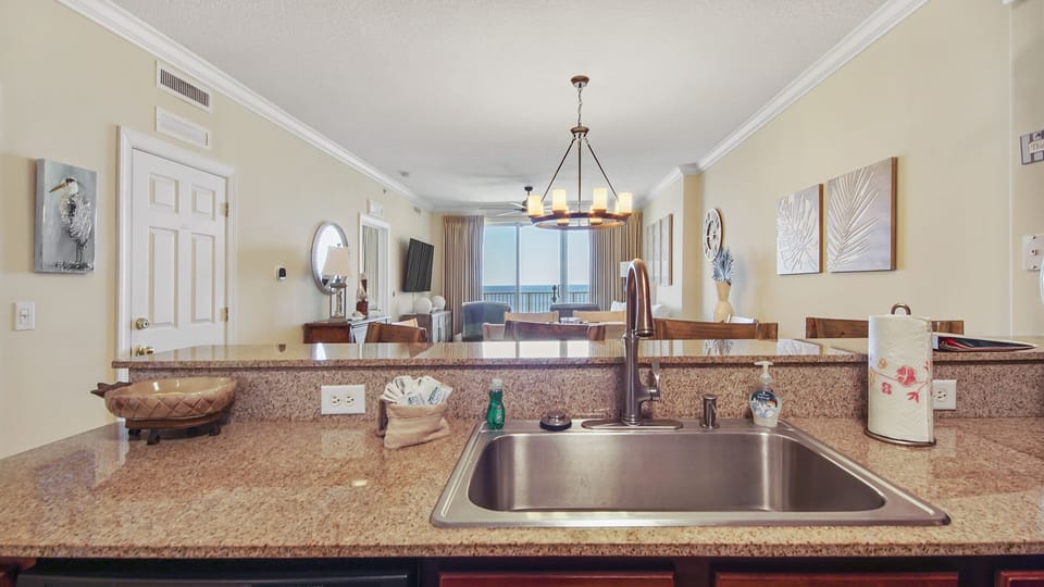 Full Kitchen - view into the den