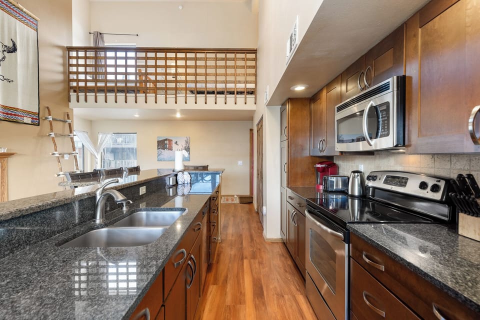 Condo (3 Bedrooms) | Property amenity