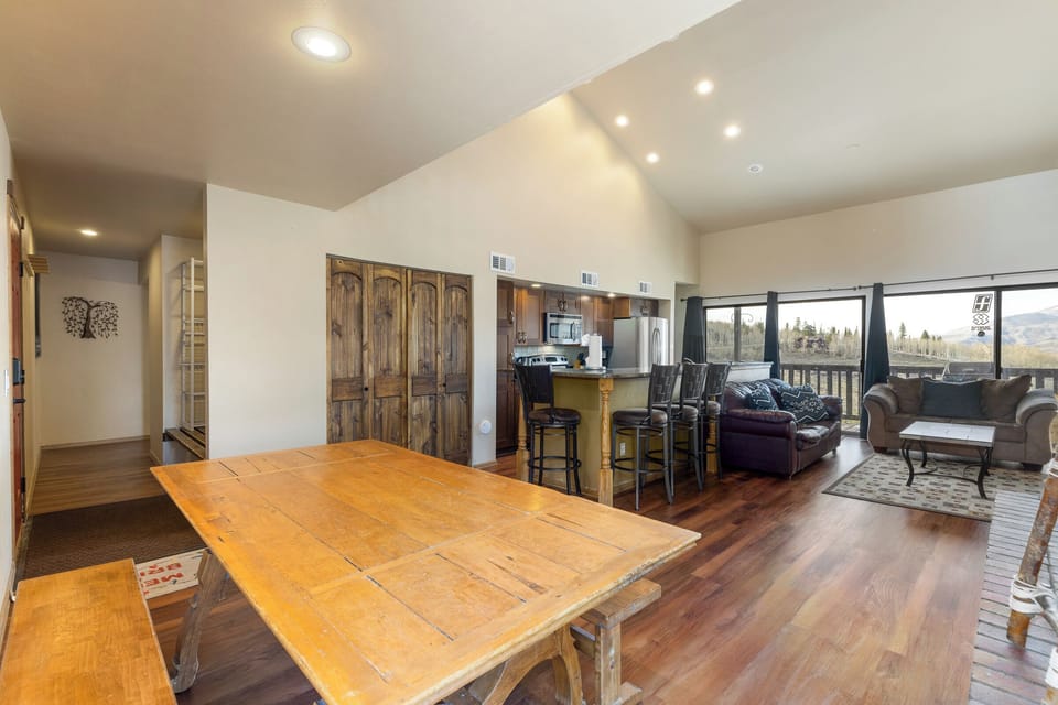 Condo (3 Bedrooms) | Property amenity