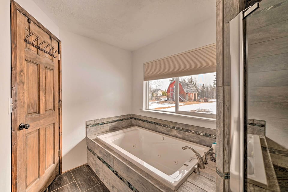 En-Suite Bathroom | Towels Provided