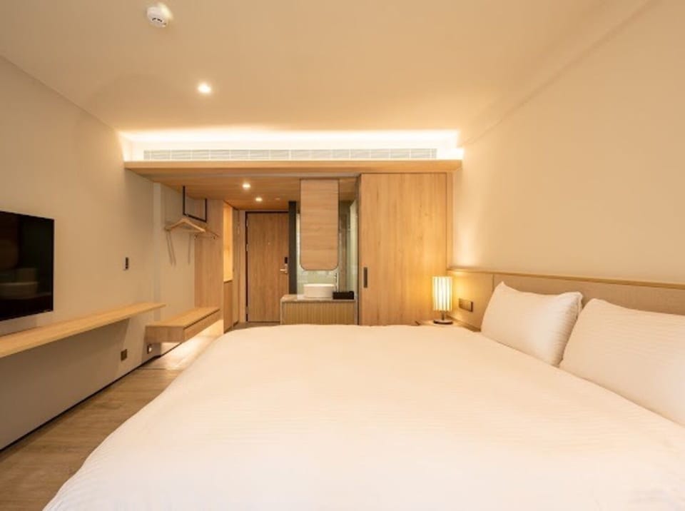 Deluxe Double Room | Desk, laptop workspace, free WiFi, bed sheets