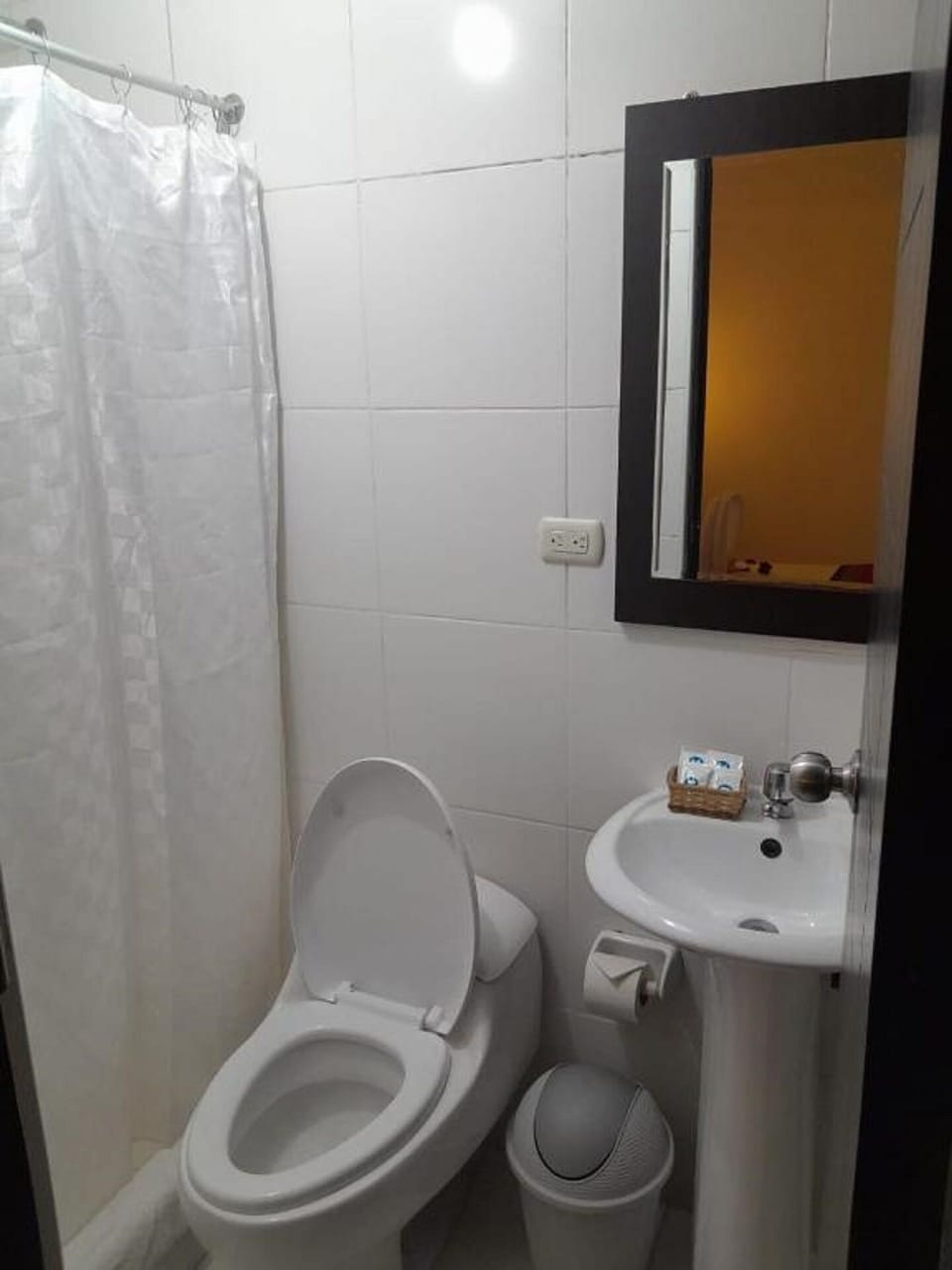 Soundproofing, WiFi (free)