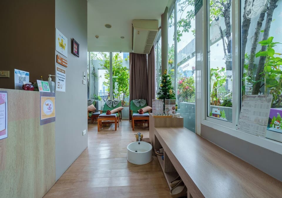 Sabai Sathorn Hotel in Bangkok